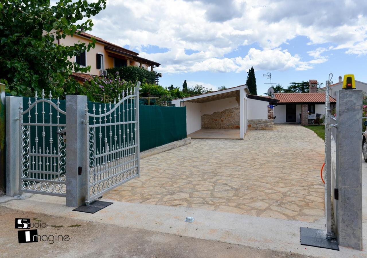 Charming Stone Cottage By The Sea Umag Exterior photo