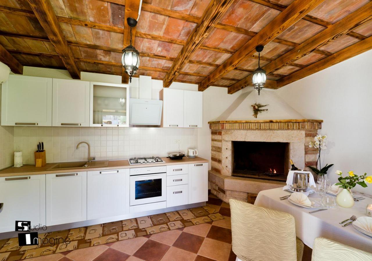 Charming Stone Cottage By The Sea Umag Exterior photo